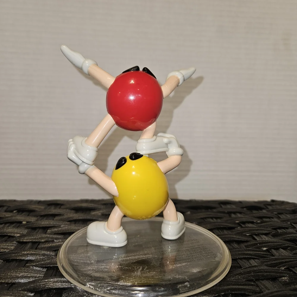 M&M'S Yellow Character Display - Picture 2 of 3